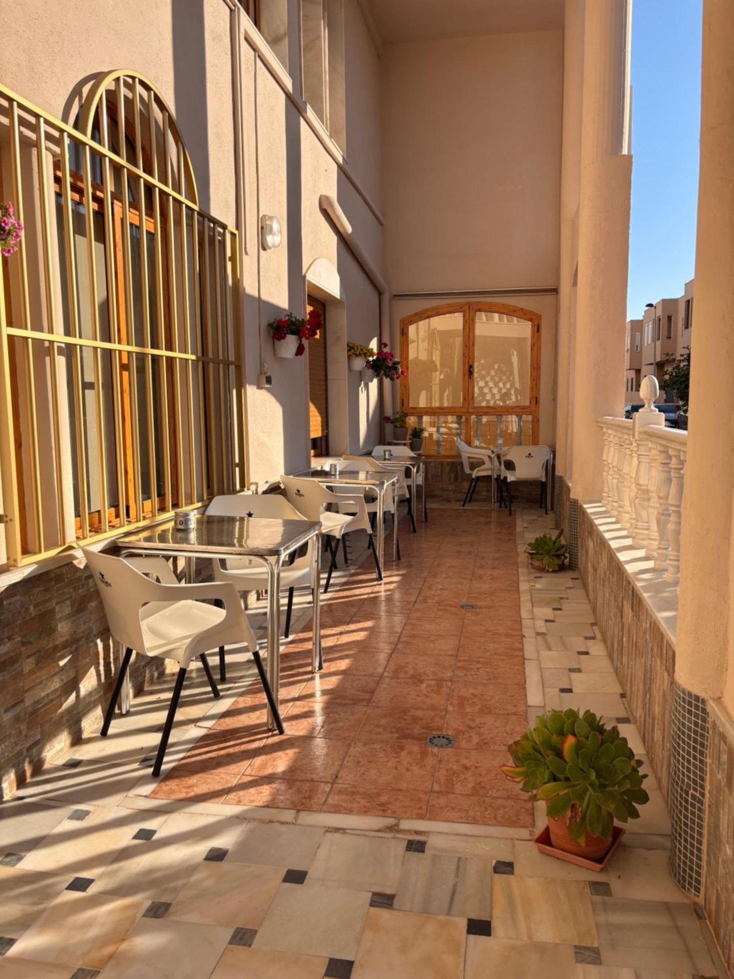 Hostal Las Dunas Cabo De Gata Bagian luar foto